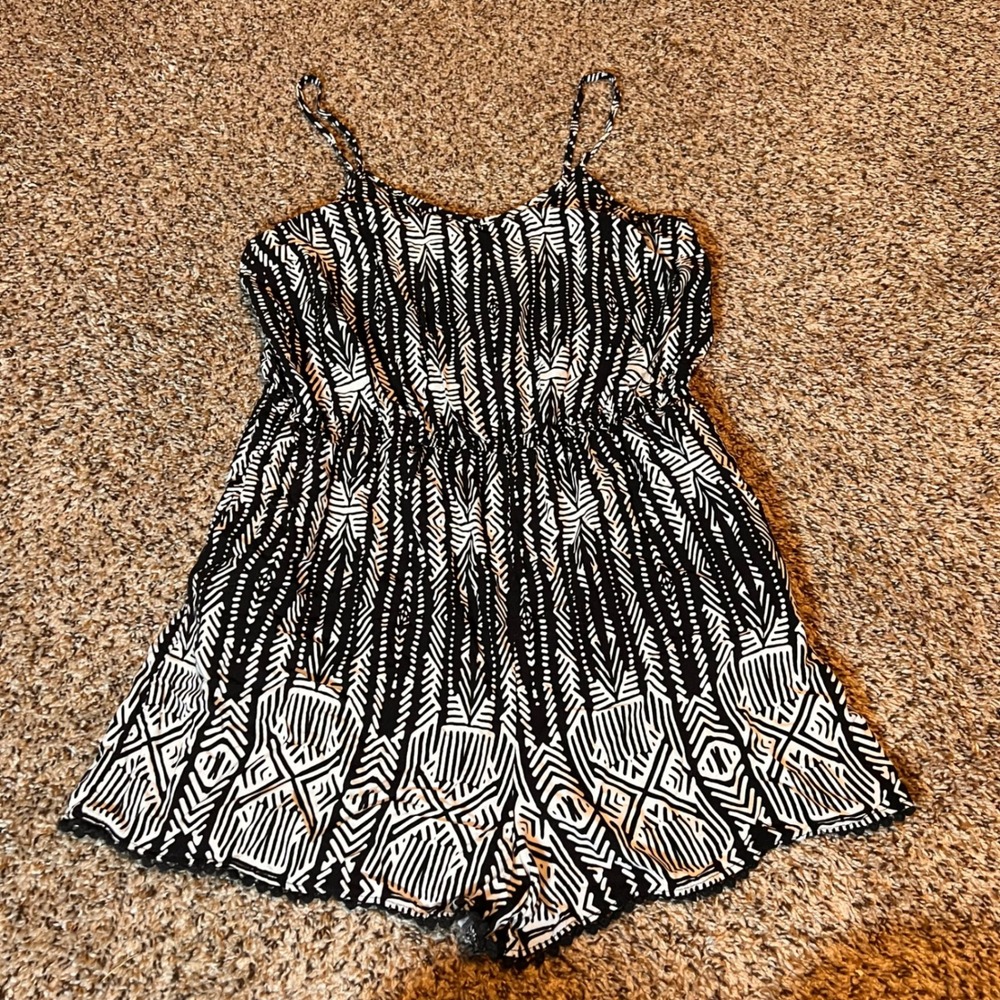 Mossimo Supply Co. Romper Black White Geometric Print‎ Sleeveless Women's L/G